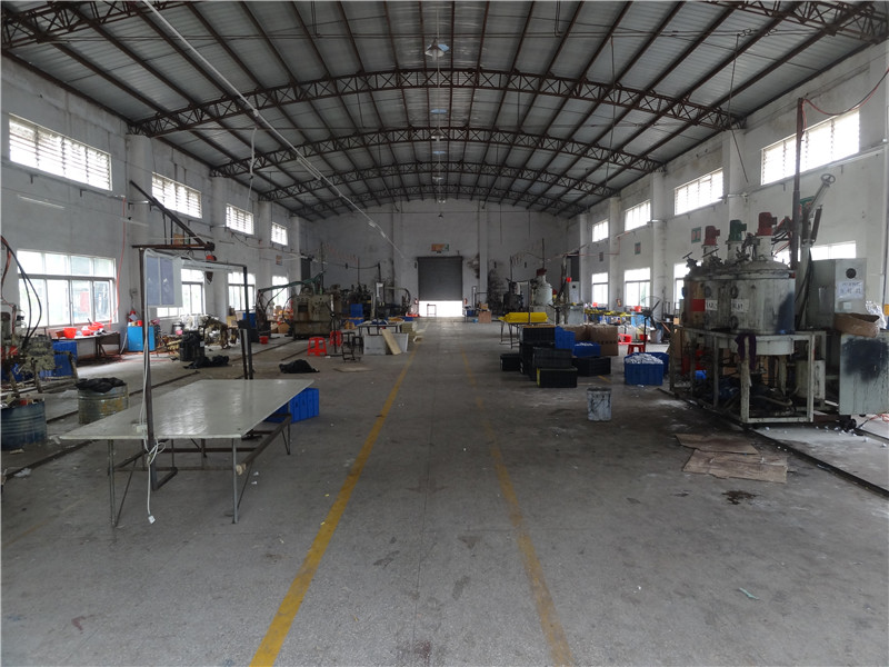 PU發(fā)泡車間1