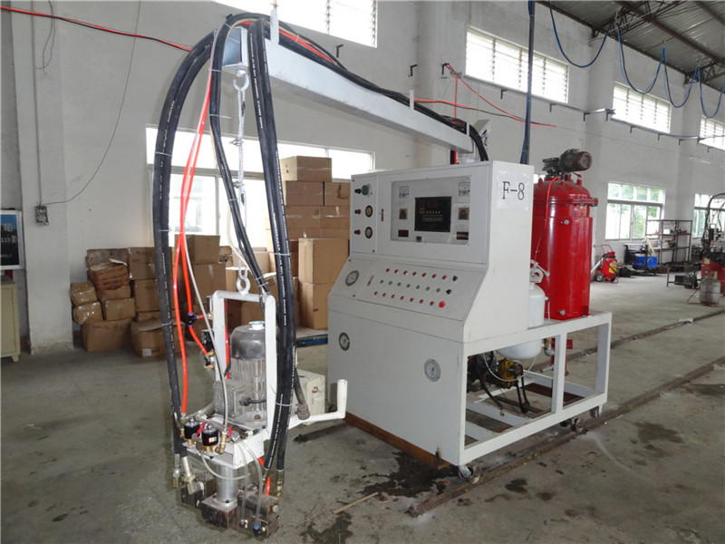 PU發(fā)泡設(shè)備